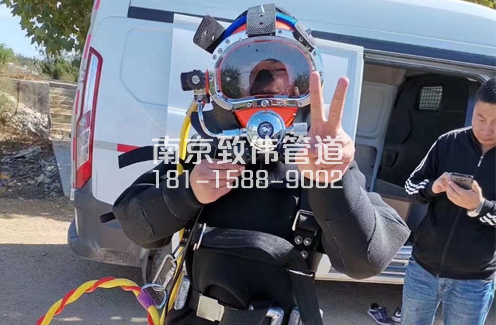 356红山公园沉淀池清底